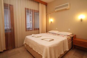 Koz Eren Otel