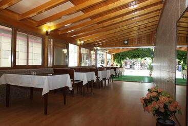 Koz Eren Otel