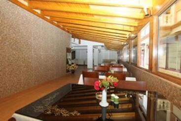 Koz Eren Otel