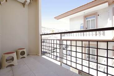Koz Eren Otel