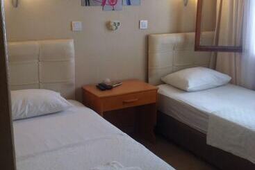 Koz Eren Otel