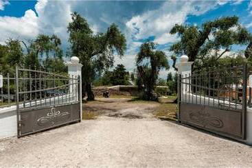 Marilena Apartments & Studios