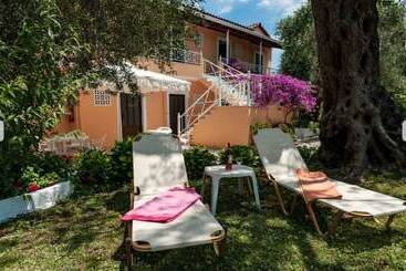 Marilena Apartments & Studios
