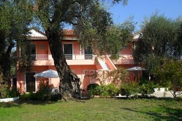 Marilena Apartments & Studios