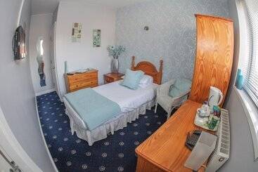 Пансион Tower House Executive Guest House