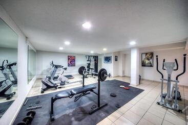 اقامتگاه Comfort Aparthotel Antibes Le Maestria