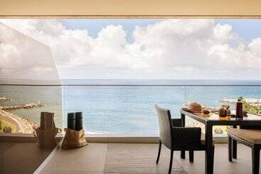 Saccharum Resort
