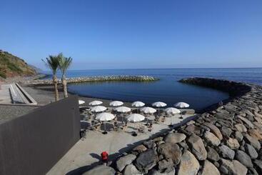 Saccharum Resort