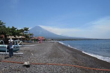 Amed Beach Resort
