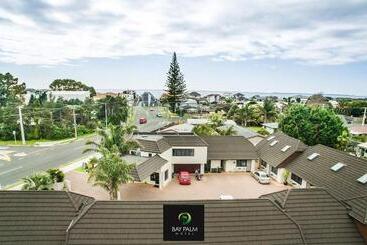 Bay Palm Motel