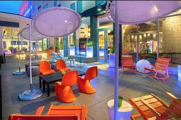 ホテル Aloft Buffalo Airport