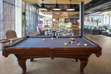 ホテル Aloft Buffalo Airport