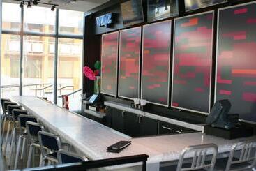 ホテル Aloft Buffalo Airport
