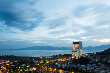 هتل Hongyuewan Holiday  Fuxian Lake