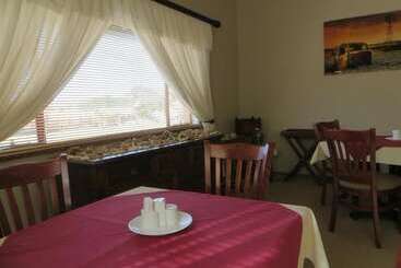 هتل Goibib Mountain Lodge