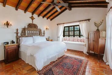 هتل Hacienda San Angel