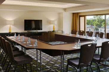 هتل Hilton Dushanbe