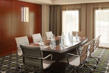هتل Hilton Dushanbe