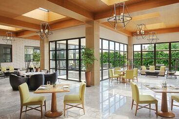 هتل Hilton Dushanbe