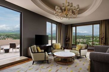 هتل Hilton Dushanbe