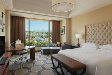 هتل Hilton Dushanbe