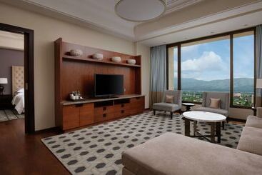 هتل Hilton Dushanbe