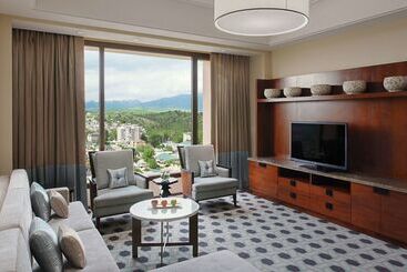 هتل Hilton Dushanbe