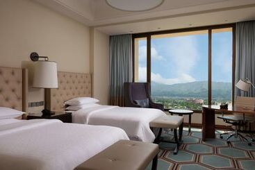 هتل Hilton Dushanbe