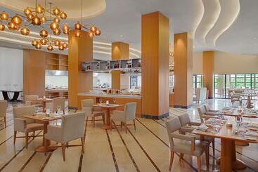 هتل Hilton Dushanbe