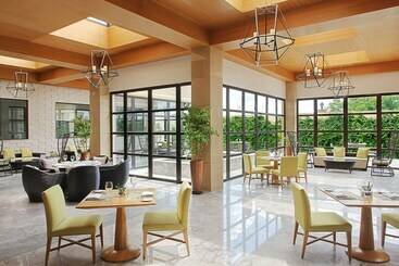 هتل Hilton Dushanbe