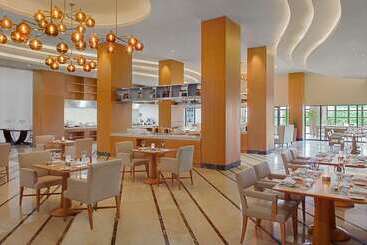 هتل Hilton Dushanbe