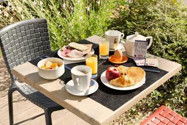 هتل Holiday Inn Express Toulon Est, An Ihg