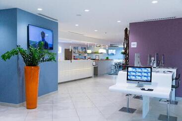هتل Holiday Inn Express Toulon   Est, An Ihg