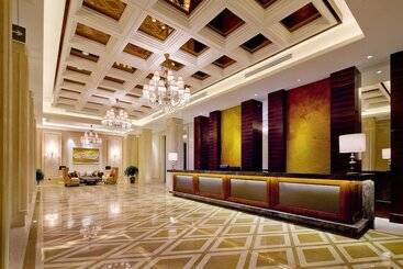هتل Howard Johnson Parkview Plaza Erdos