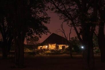 هتل Huab Lodge