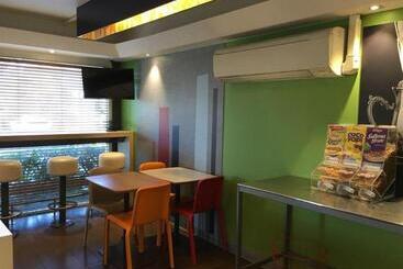 هتل Ibis Budget Enfield