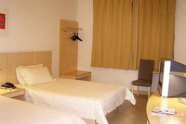 هتل Jinjiang Inn   Huaian Wanda Plaza East Jiankang Road