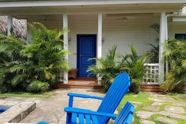 هتل La Posada Azul