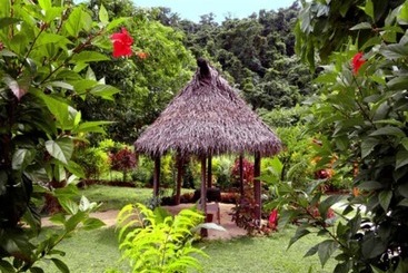 هتل Maqai Beach Eco Resort
