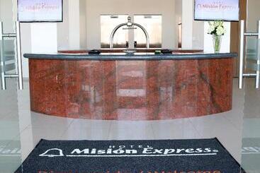 هتل Mision Express Queretaro