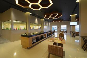 هتل Naveen Lakeside