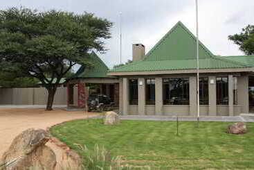 هتل Otjiwa Safari Lodge