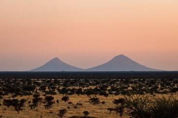 هتل Otjiwa Safari Lodge