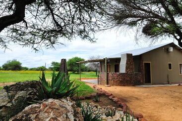 هتل Otjiwa Safari Lodge