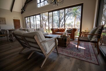 هتل Otjiwa Safari Lodge