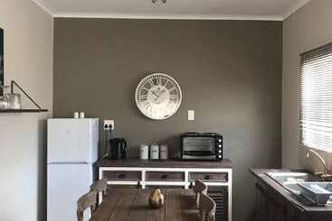 هتل Otjiwa Safari Lodge