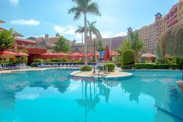 هتل Porto Marina Resort & Spa Al Alamein