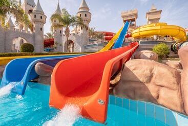 استراحتگاه Serenity Alma Heights   Ex Serenity Fun City