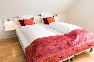 Sixtus Sinatur Hotel & Konference