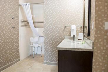 هتل Staybridge Suites Chihuahua, An Ihg